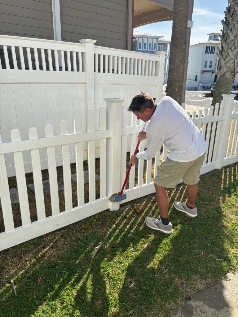 Fence cleaning