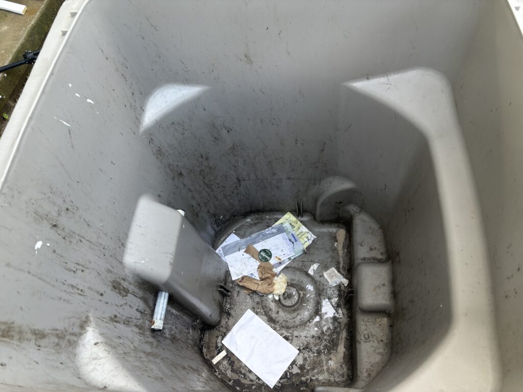 Garbage Can before cleaning