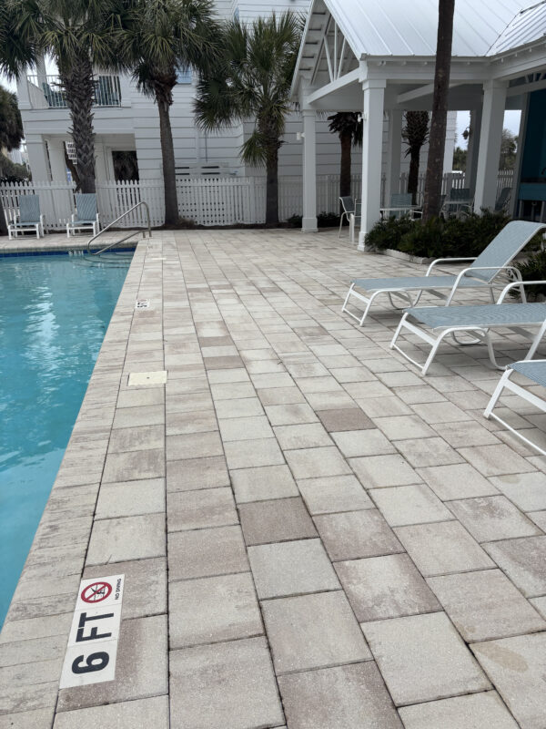 Pool-paver-cleaning-after-1-600x800